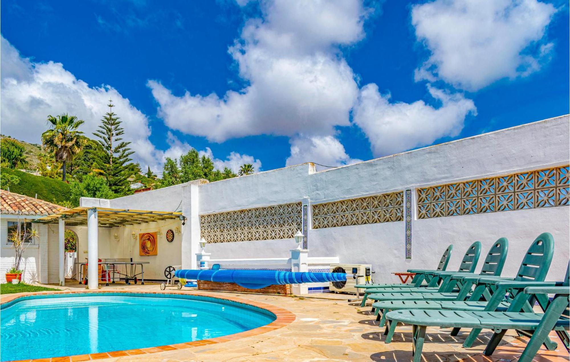Beautiful In Urbanizacion La Capell Holiday home