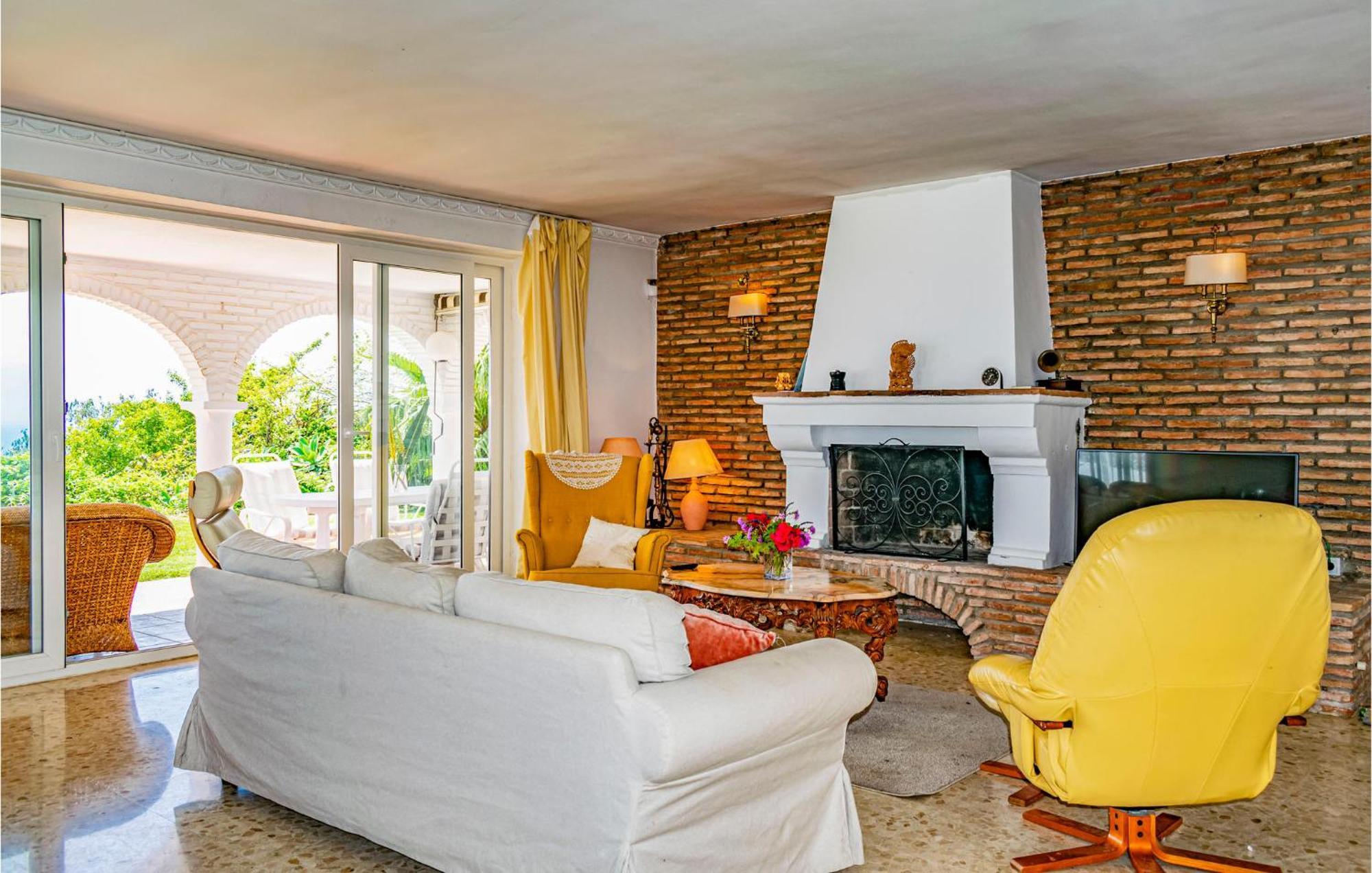 Beautiful In Urbanizacion La Capell Holiday home *