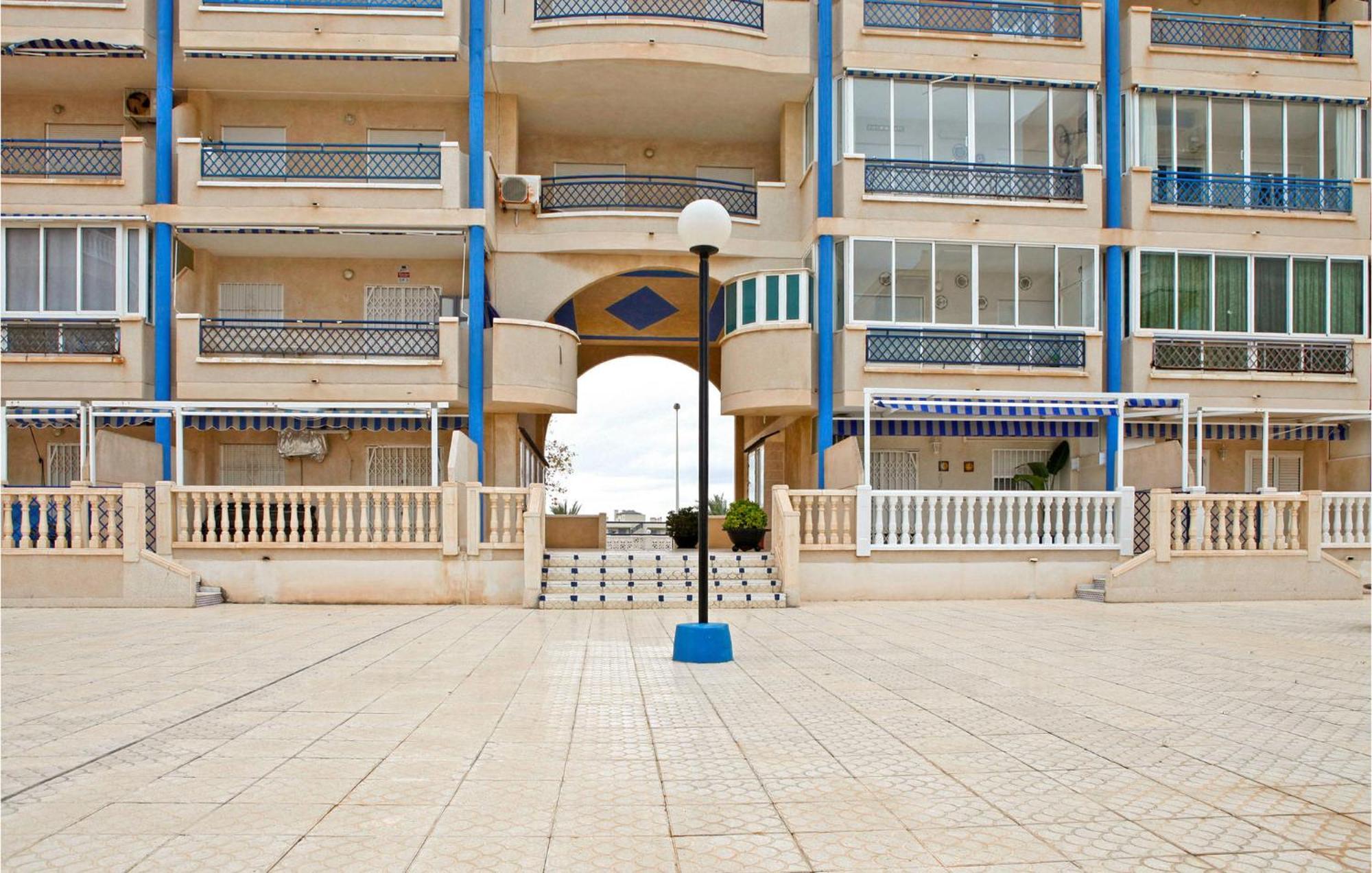 Apartment 1 Bedroom In *