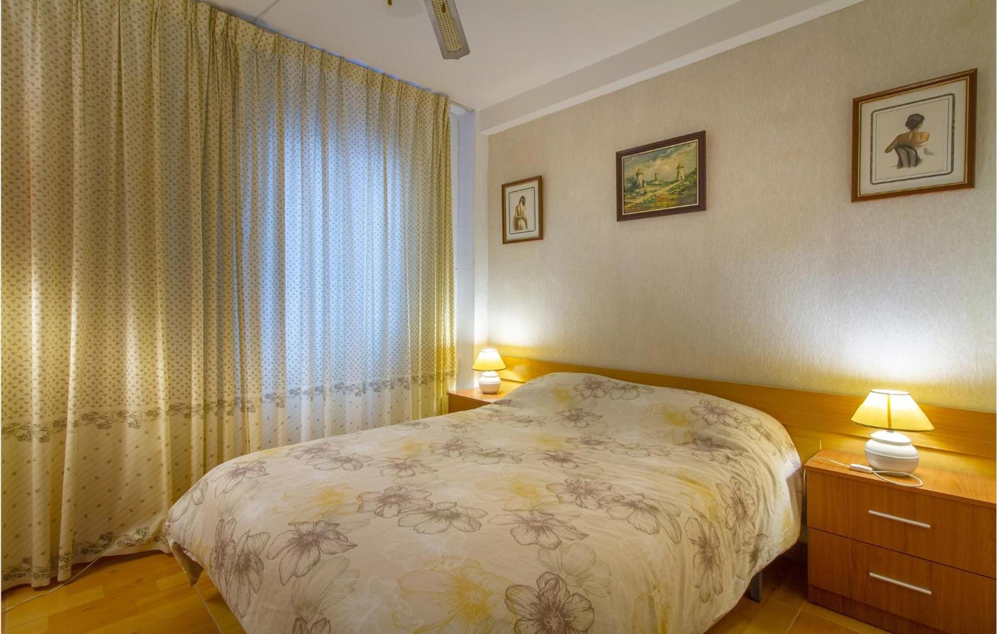 Stunning In With Kitchen * Gandia