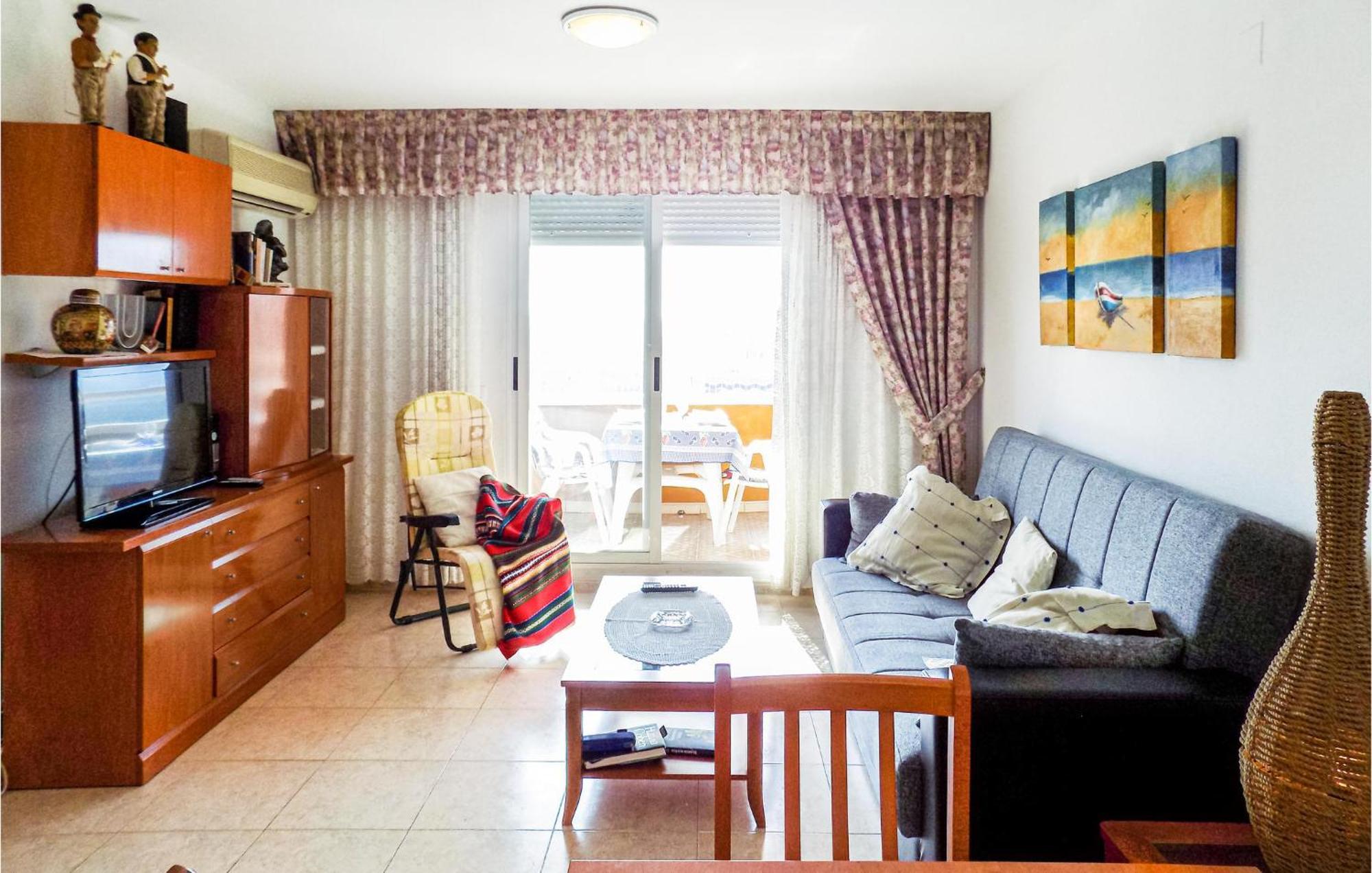 2 Bedroom Beautiful In Apartment Oropesa del Mar