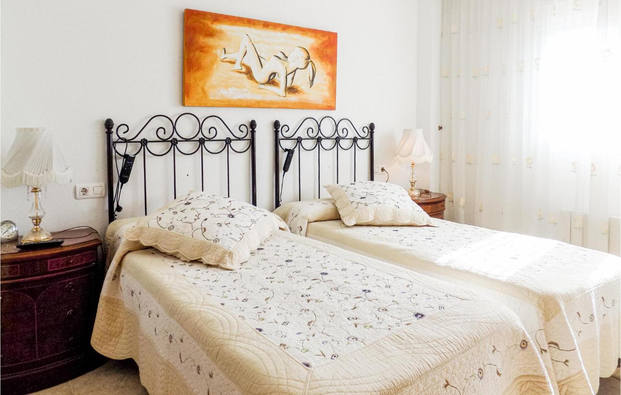 2 Bedroom Beautiful In