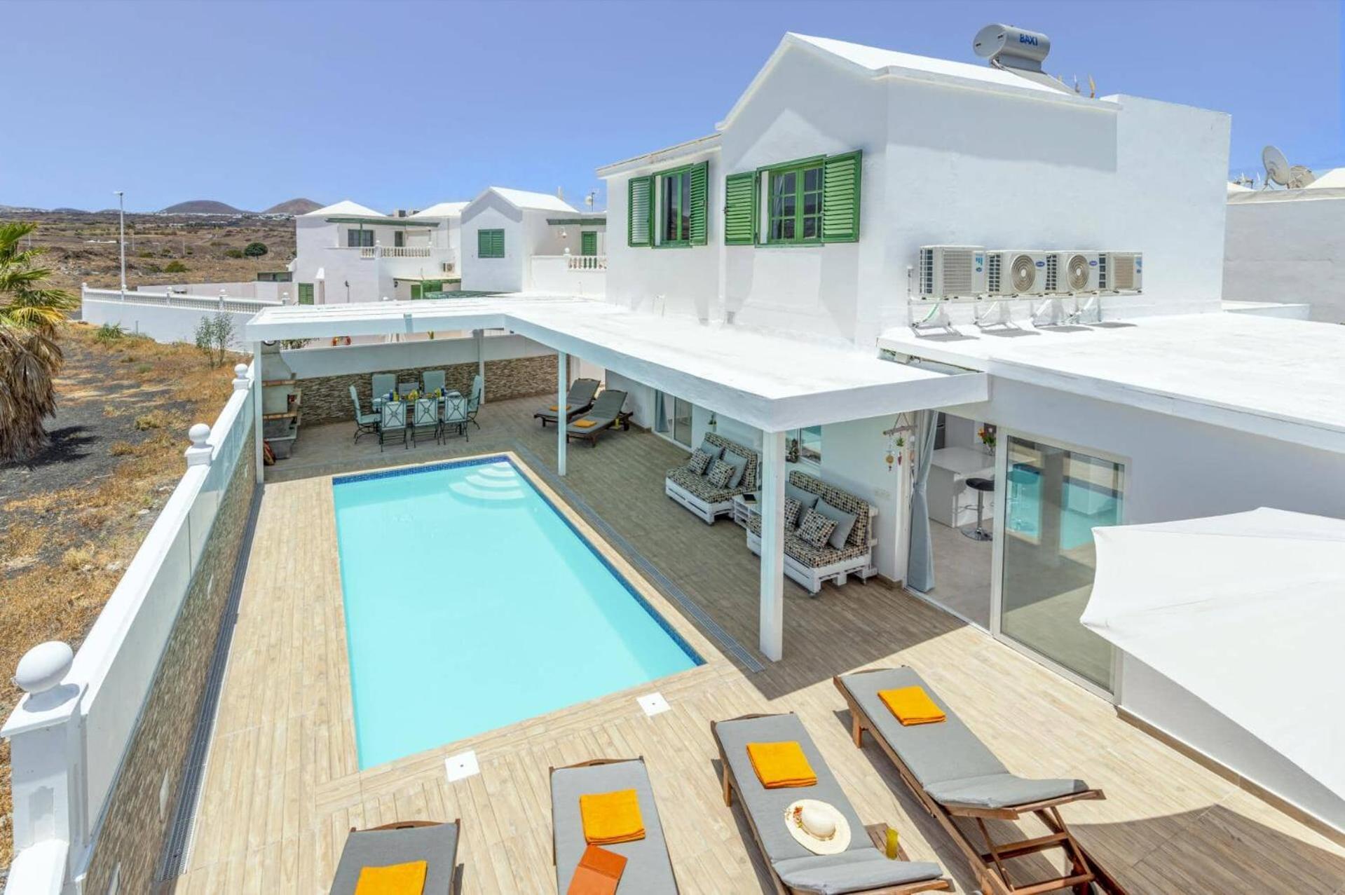 Villa Deluxe By *
