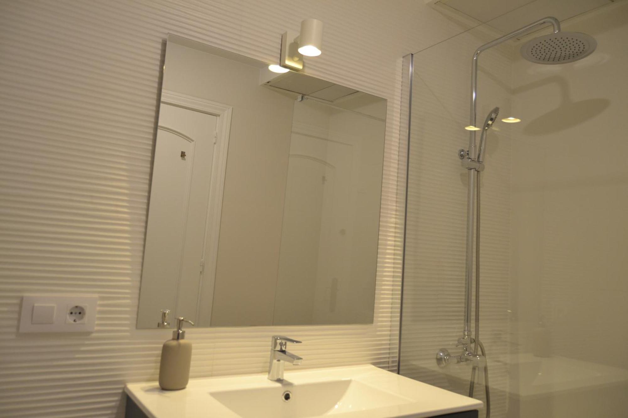 G&h - Pie De Rey Apartamento *