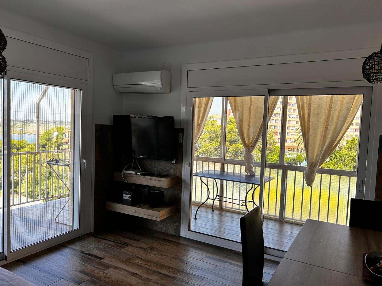 Santa Margarita Canal Apartment Roses