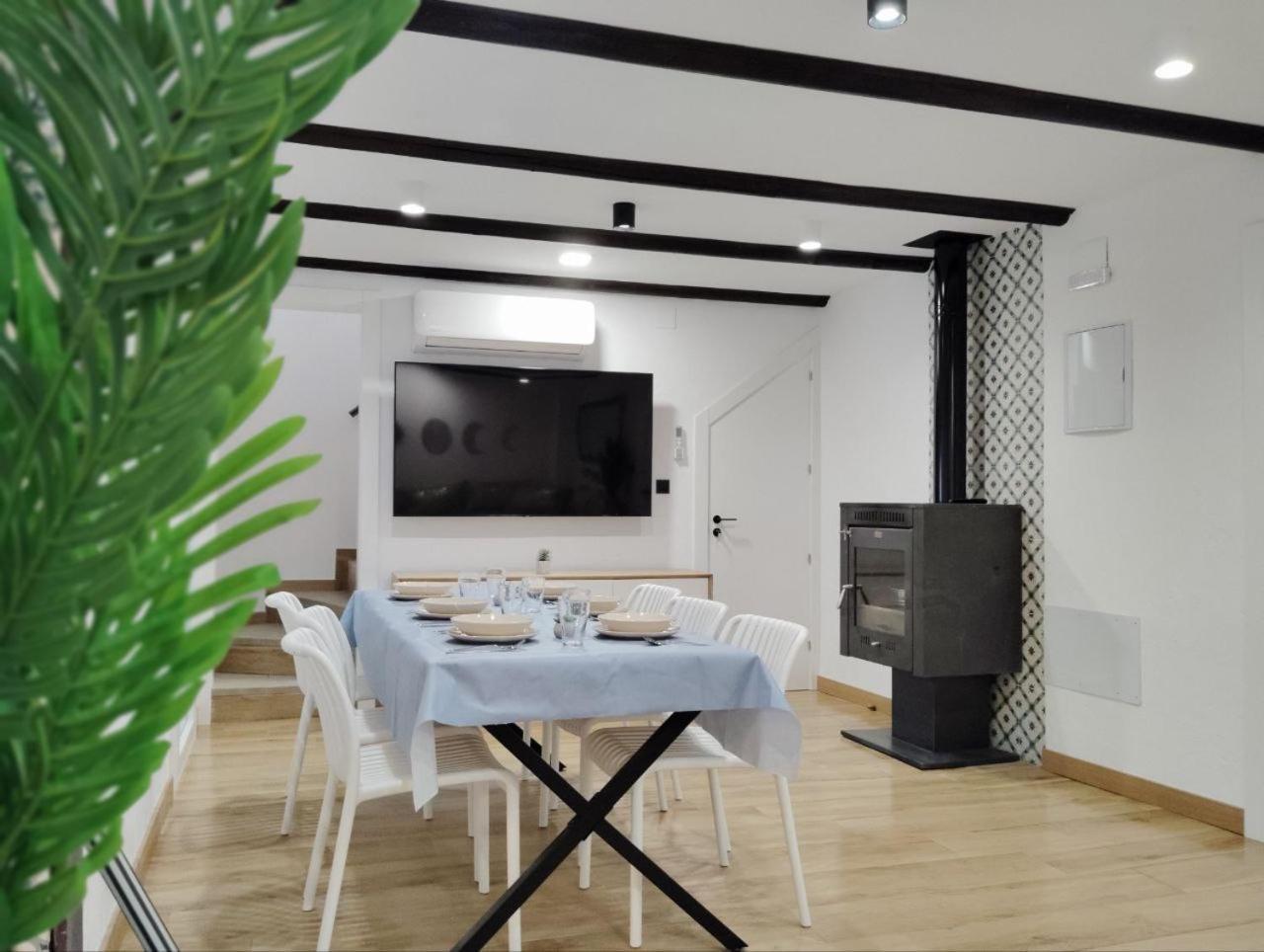 La Buhardilla De Charlin * Casas de Ves