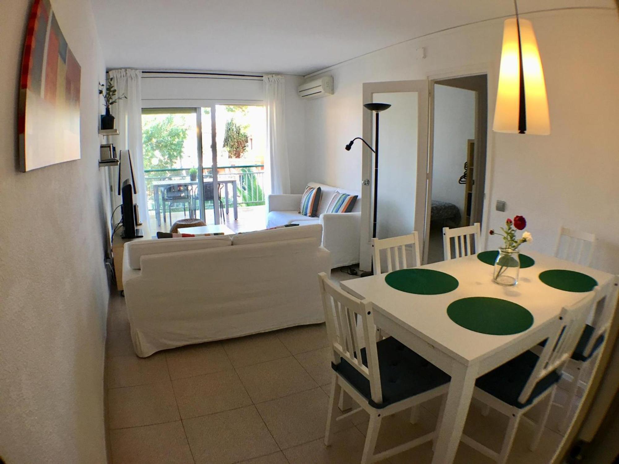 Apartamento Annie A 100 Metros De La Playa En Vilanova I La Geltru, Completamente Equipado. - Es-332-3 *