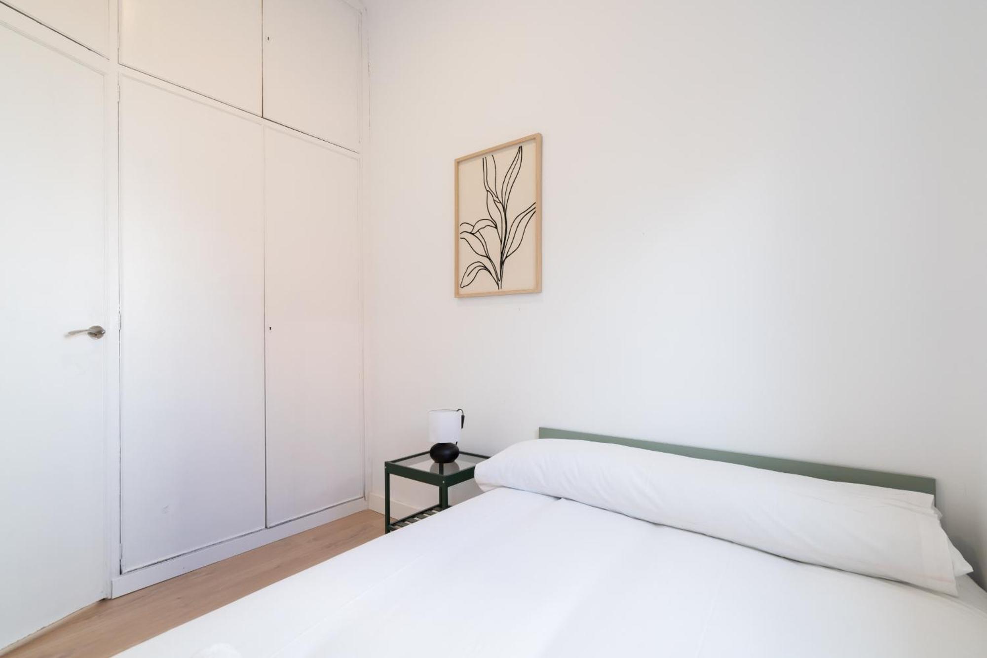 Apartamento De Dos En Avenida De La Albufera Apartamento *
