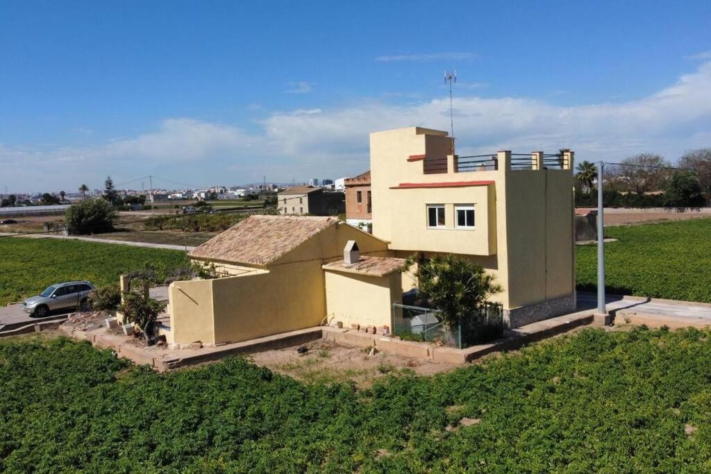 Сasa de vacaciones Cozy With Garden And Terrace In *