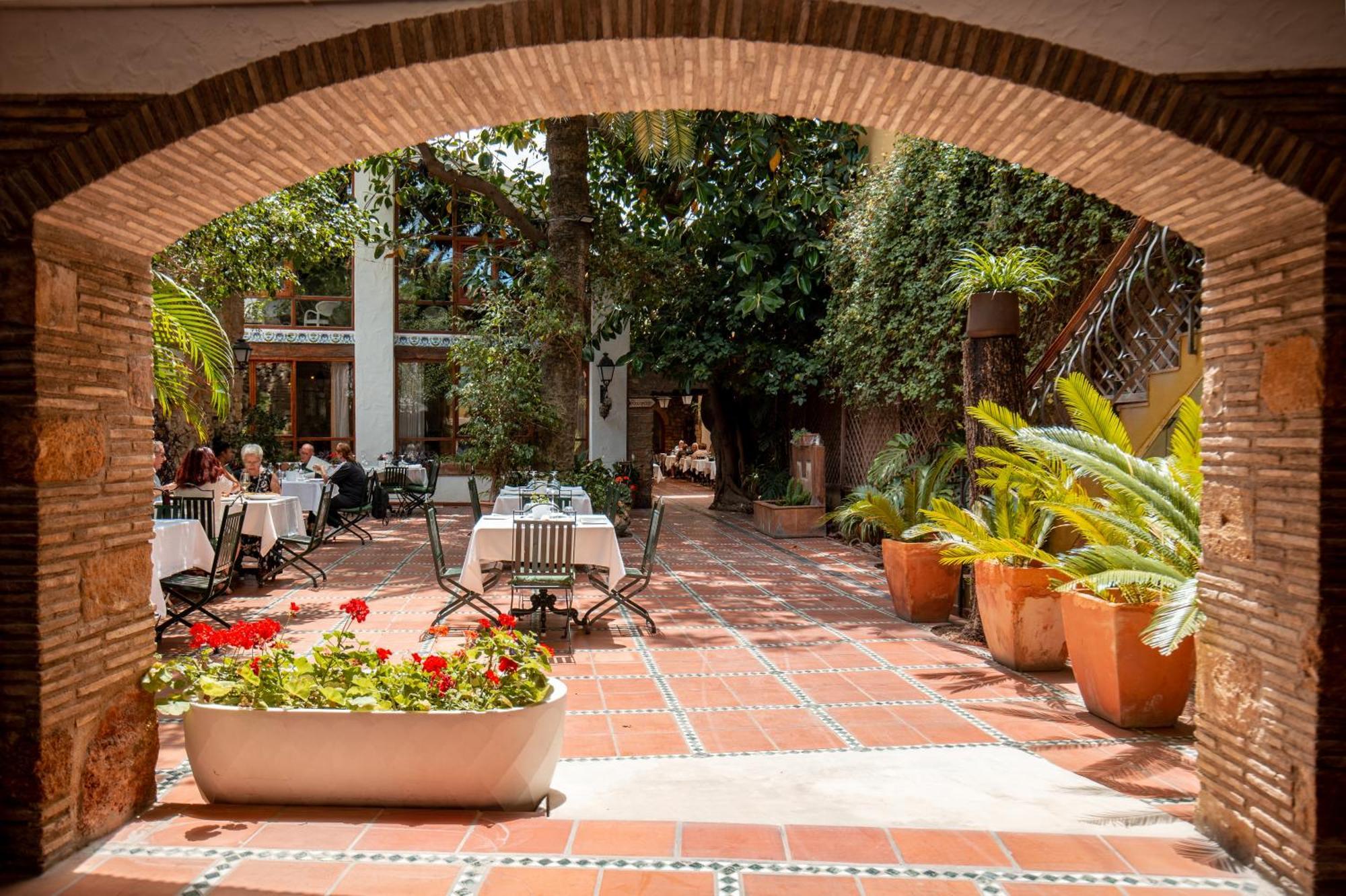 Nou Roma Hotel 3*