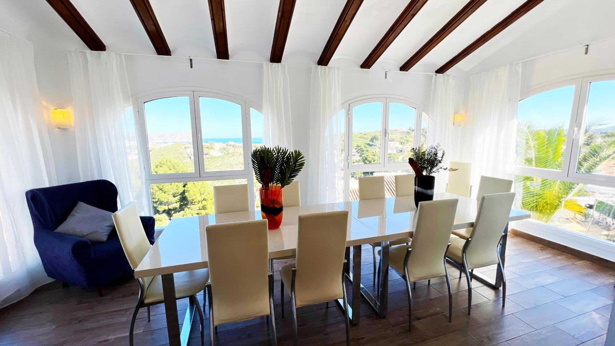 Villa Ayora - Btb *