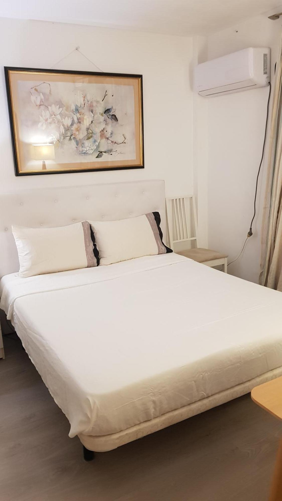 Little Peaceful Retreat: Private With Terrace And Amenities Homestay Marbella