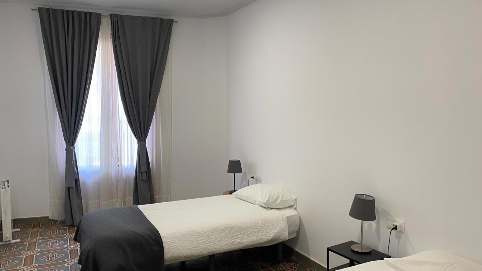 Cal Feliu - Piso Amplio En El Centro De * Reus