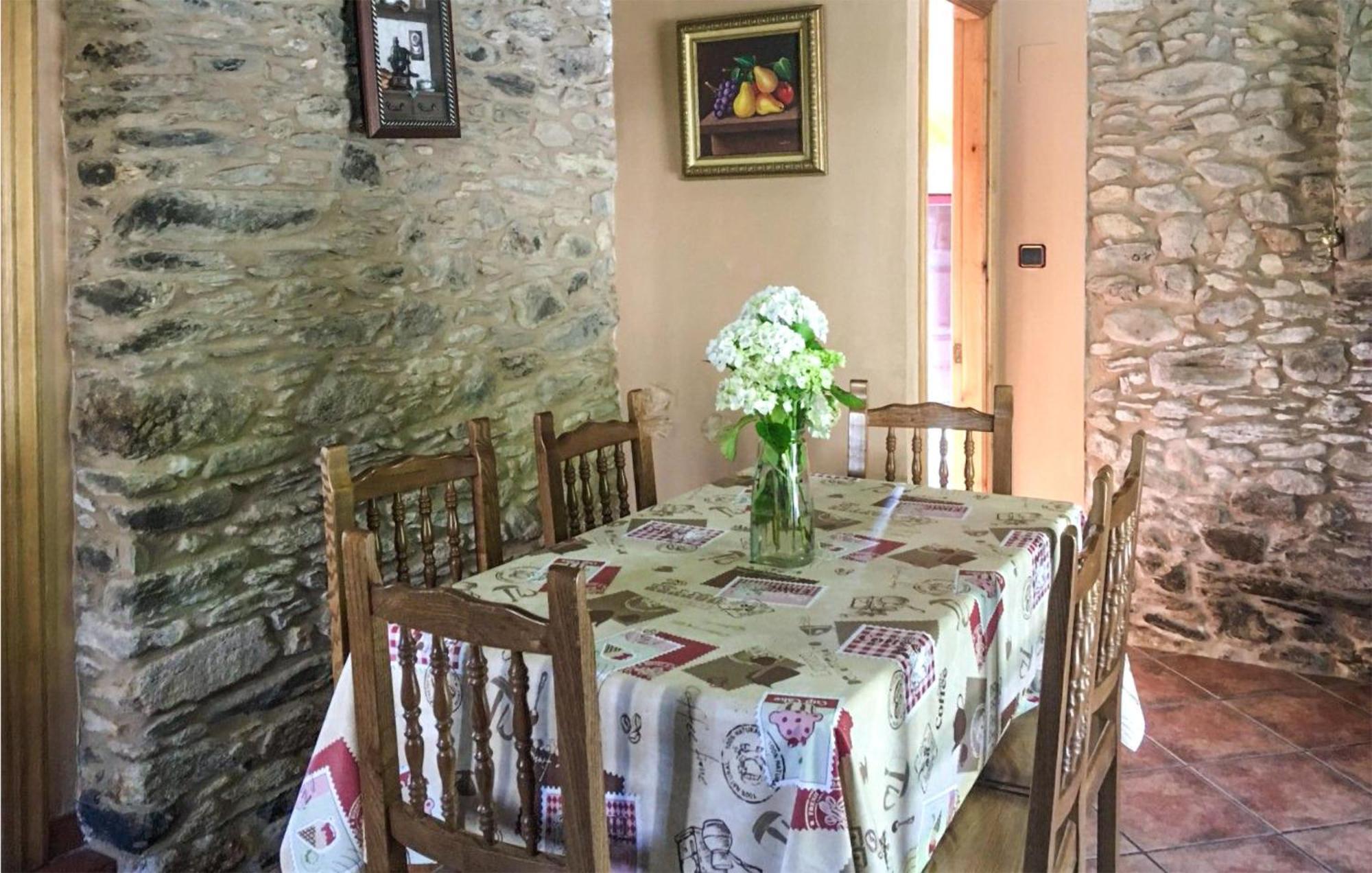 3 Bedroom Gorgeous In Ortigueira * Couzadoiro
