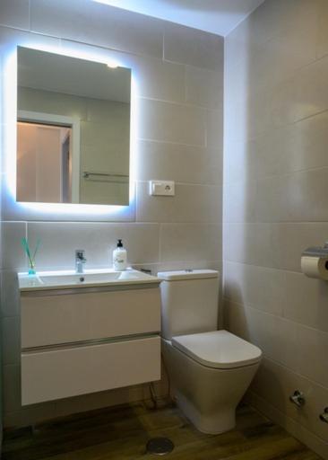 Apartment Newly Renovated 2 Bedroom Beachfront House