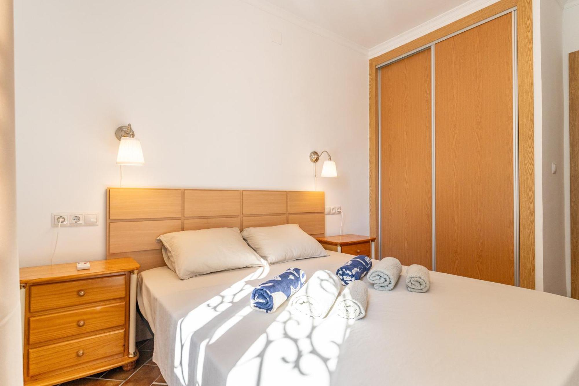 Blau Mar, 5 Bedroom With Private Pool Costa Dorada 100m From The Villa *