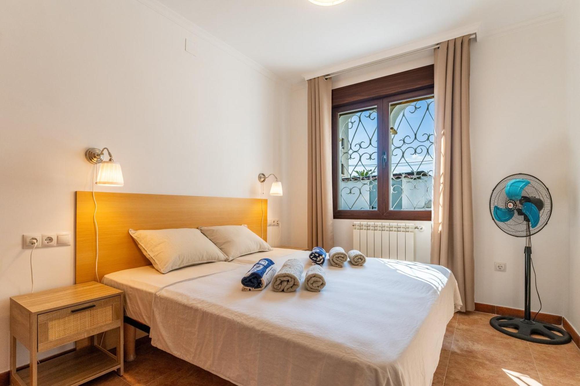 Blau Mar, 5 Bedroom With Private Pool Costa Dorada 100m From The * Miami Platja (Miami Playa)