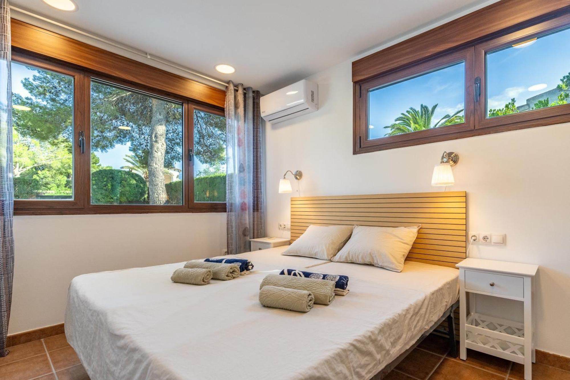 Blau Mar, 5 Bedroom With Private Pool Costa Dorada 100m From The * Miami Platja (Miami Playa)