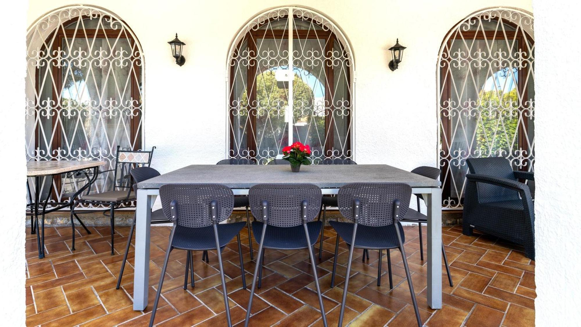 Blau Mar, 5 Bedroom With Private Pool Costa Dorada 100m From The Miami Platja (Miami Playa)
