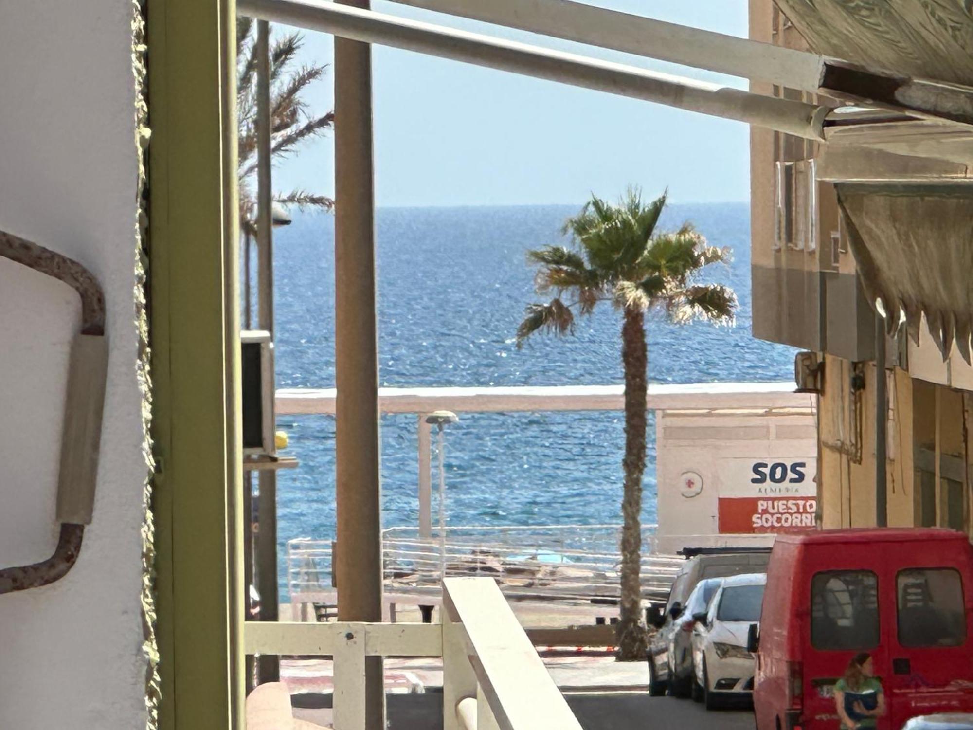 3 A Estrenar En Playa Zapillo *