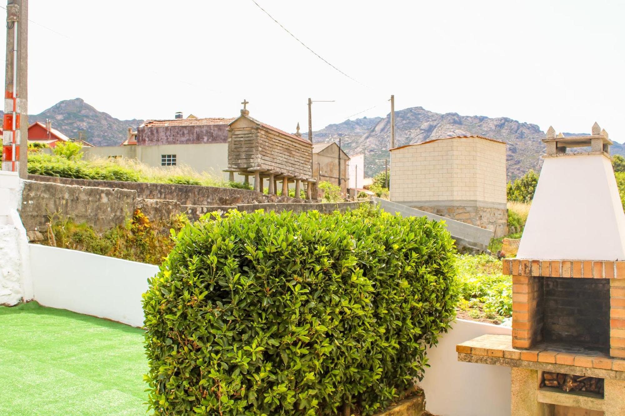 Casa Castillo, * Ézaro