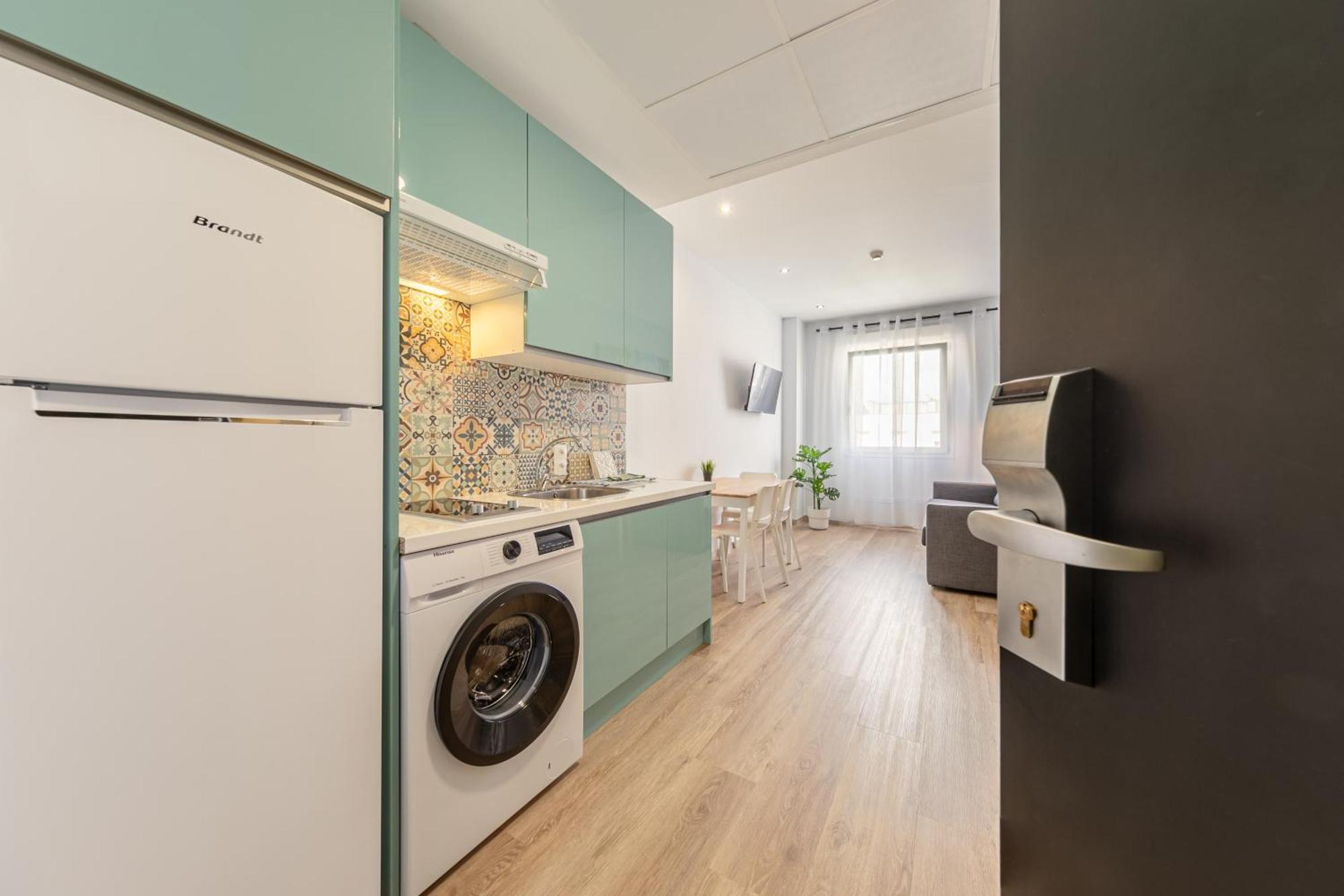 25 With Free Parking And Pool
