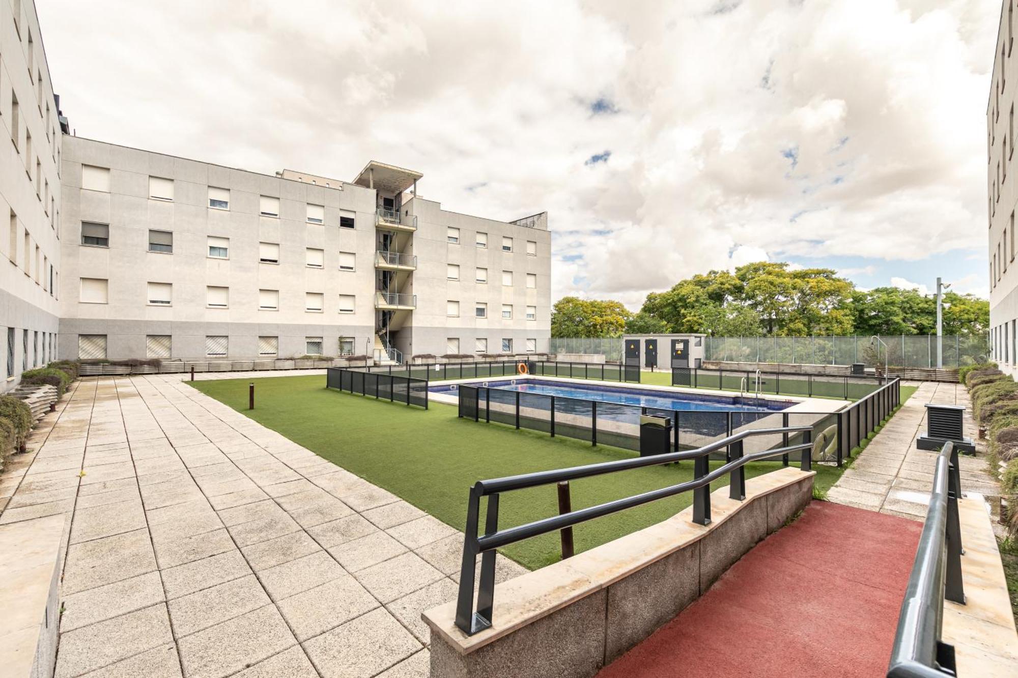 Apartment 25 With Free Parking And Pool Bormujos