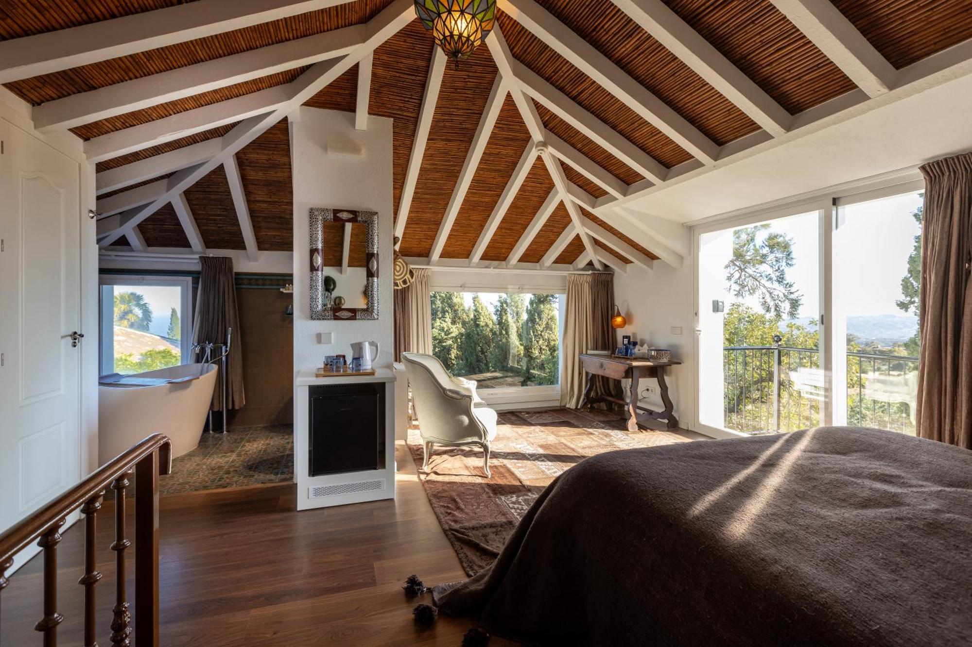 Casablu - An Andalusian Boutique Hotel *