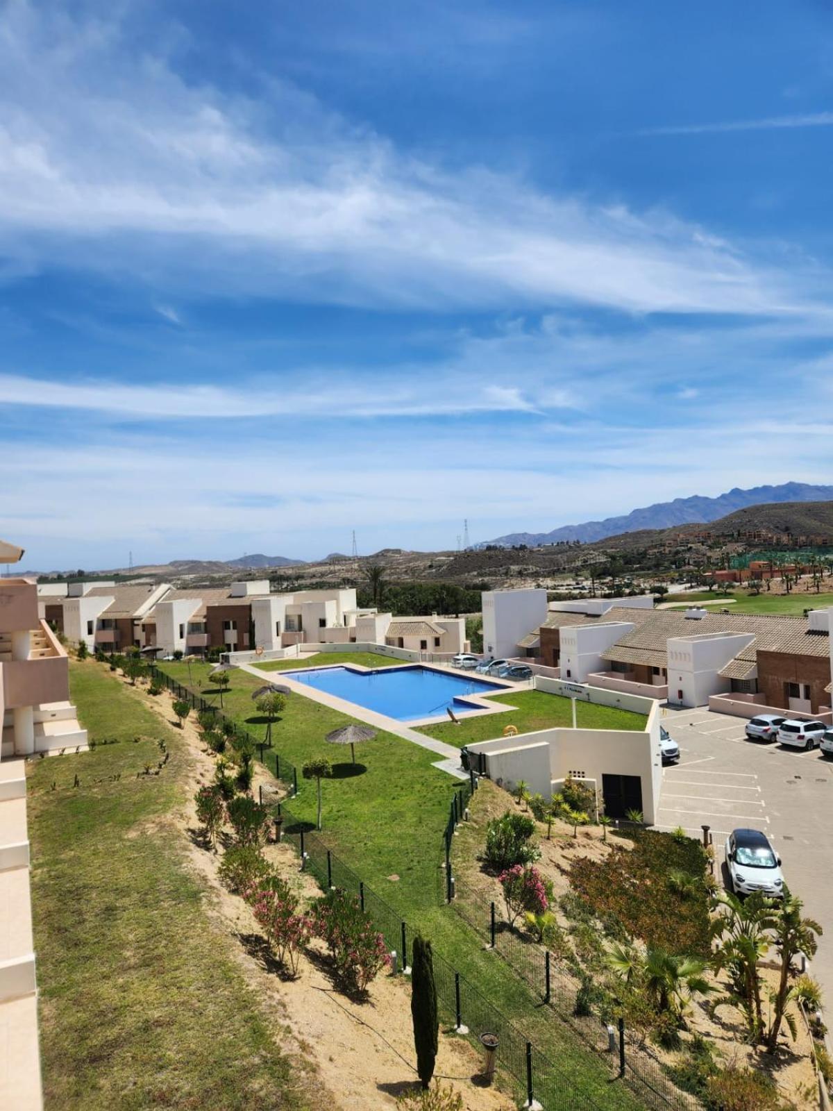 Atico Esquinero Con Preciosas Vistas Al Valle Del Golf Con Piscina Comunitaria! *