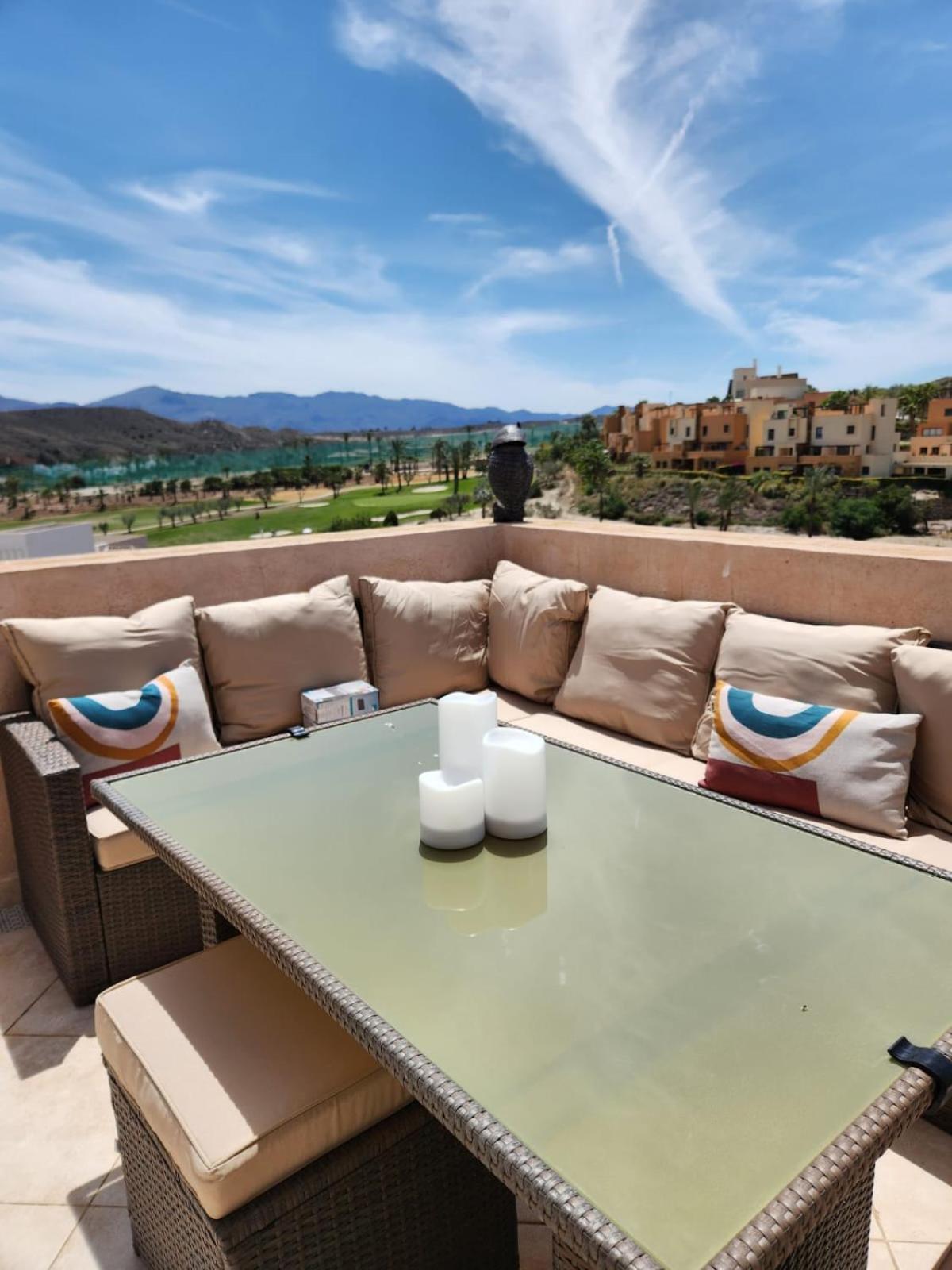 Apartment Atico Esquinero Con Preciosas Vistas Al Valle Del Golf Con Piscina Comunitaria!