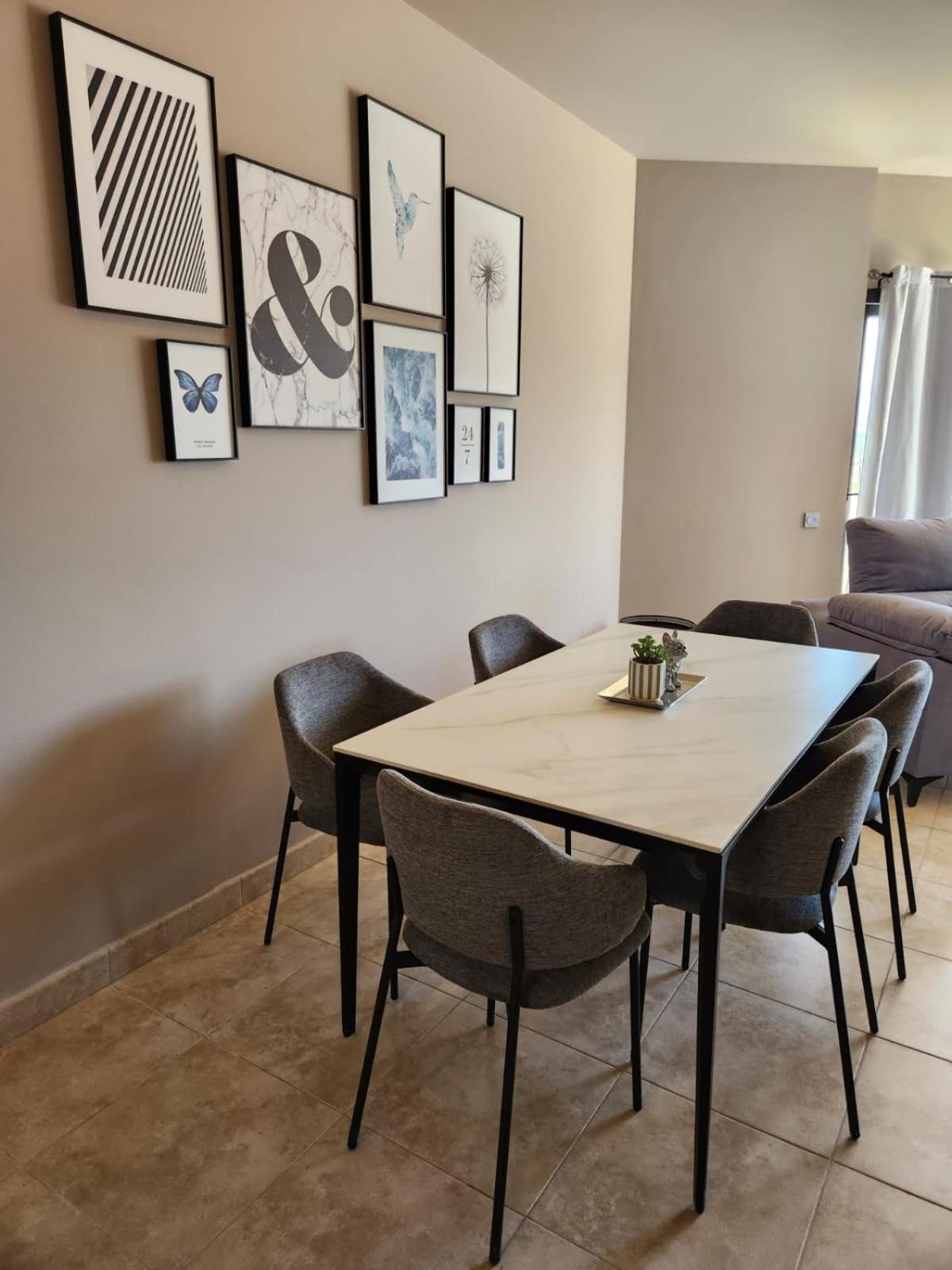 Apartment Atico Esquinero Con Preciosas Vistas Al Valle Del Golf Con Piscina Comunitaria!
