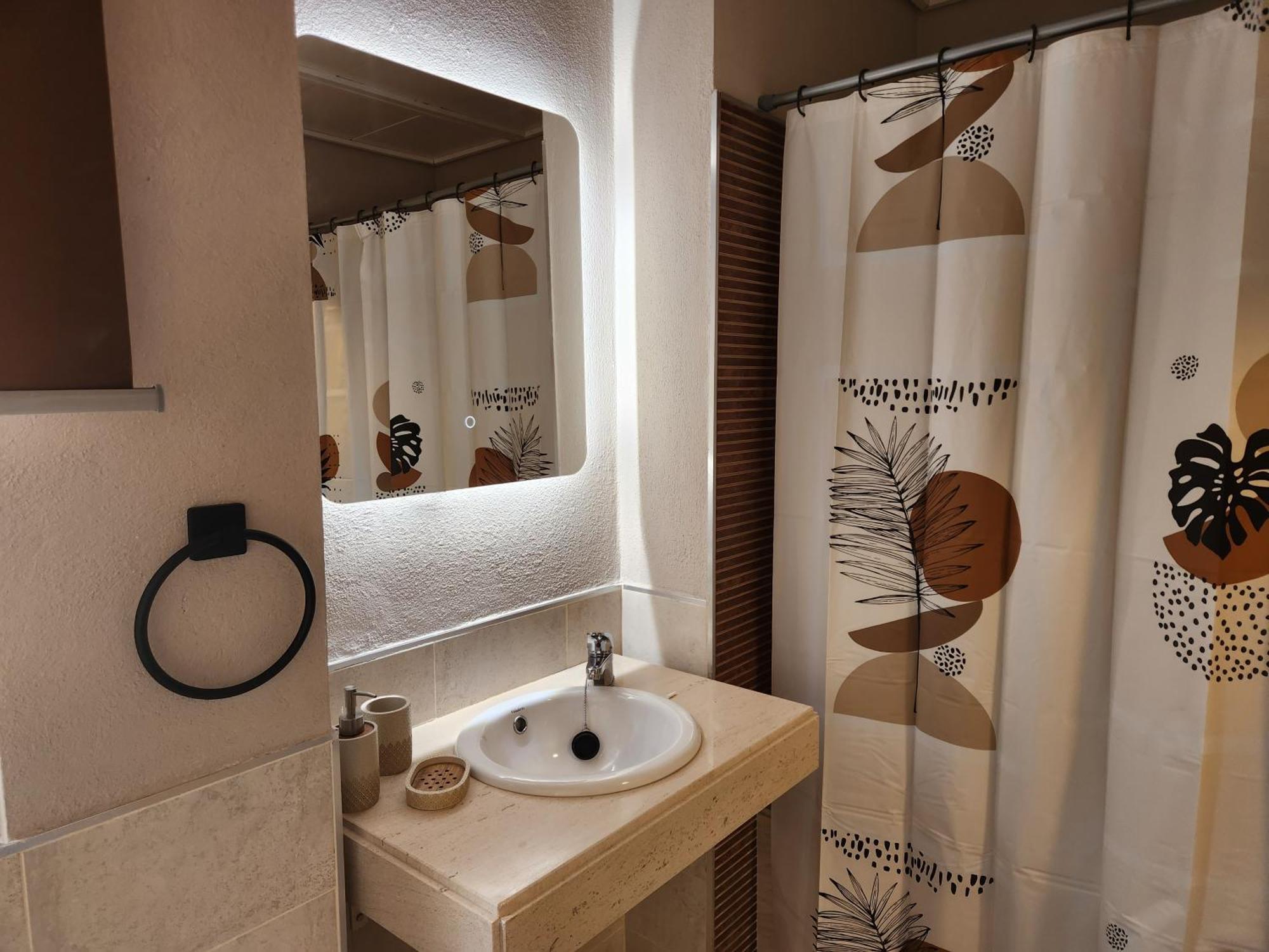 Atico Esquinero Con Preciosas Vistas Al Valle Del Golf Con Piscina Comunitaria!