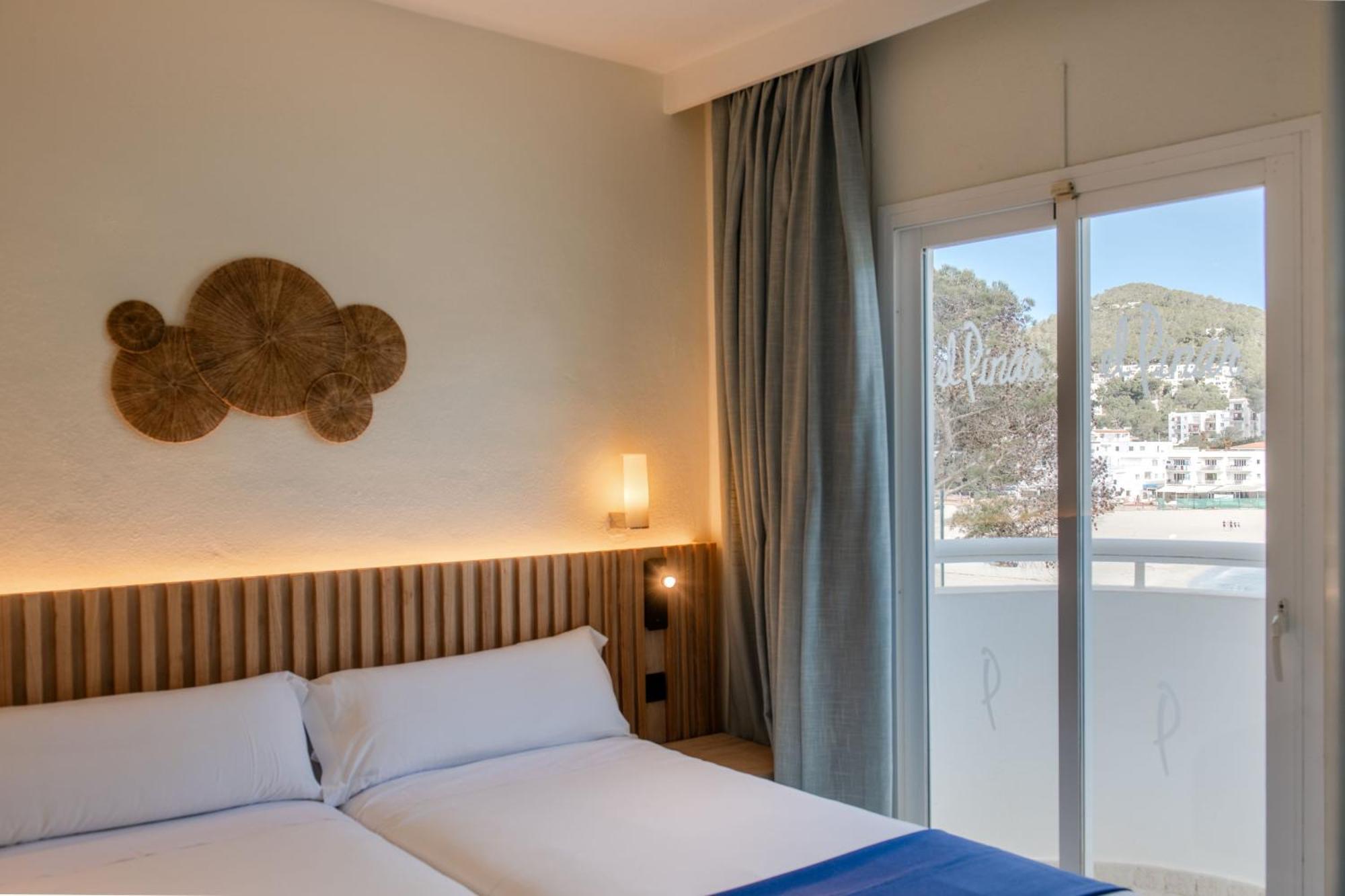 El Pinar 3* Cala Llonga (Ibiza)
