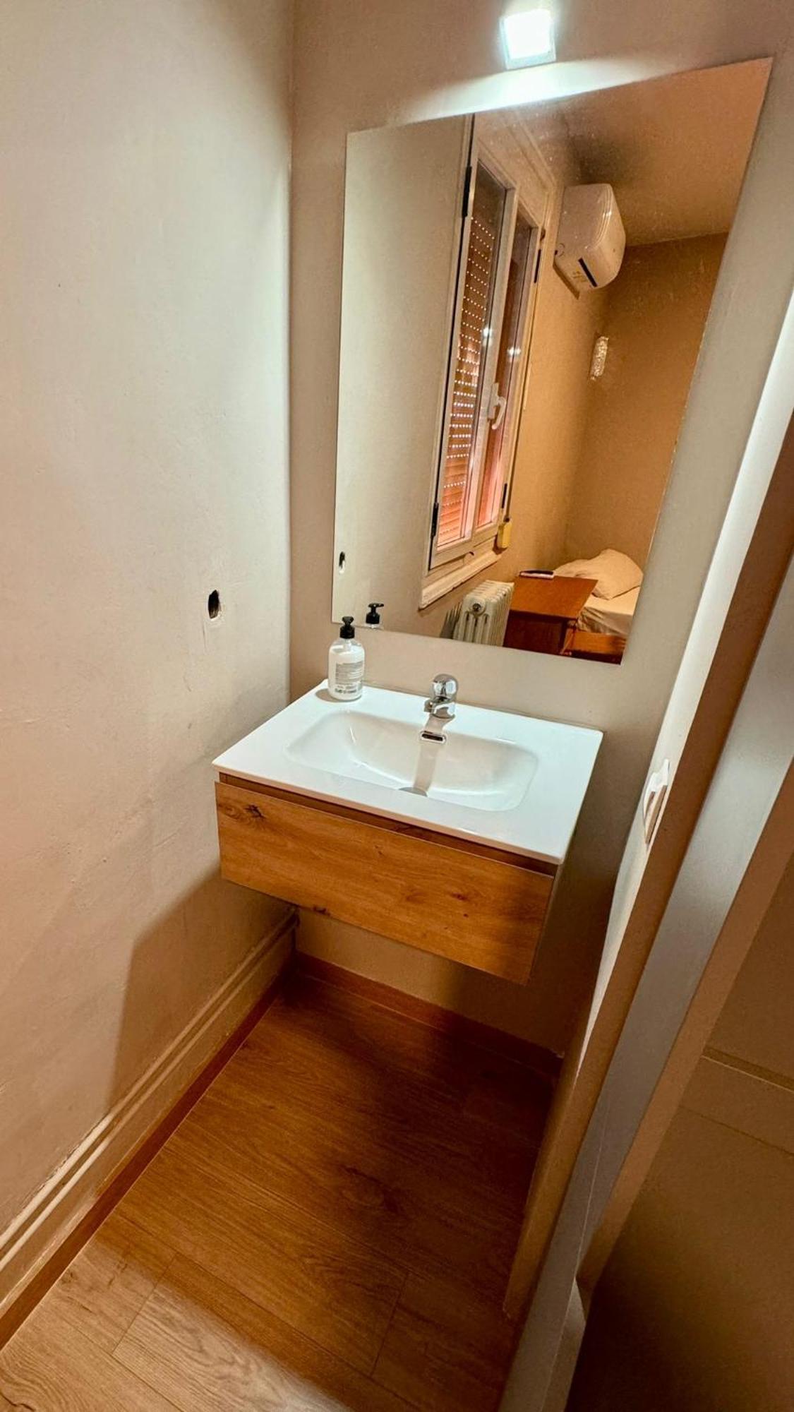 Metropolitan Atocha Guest house