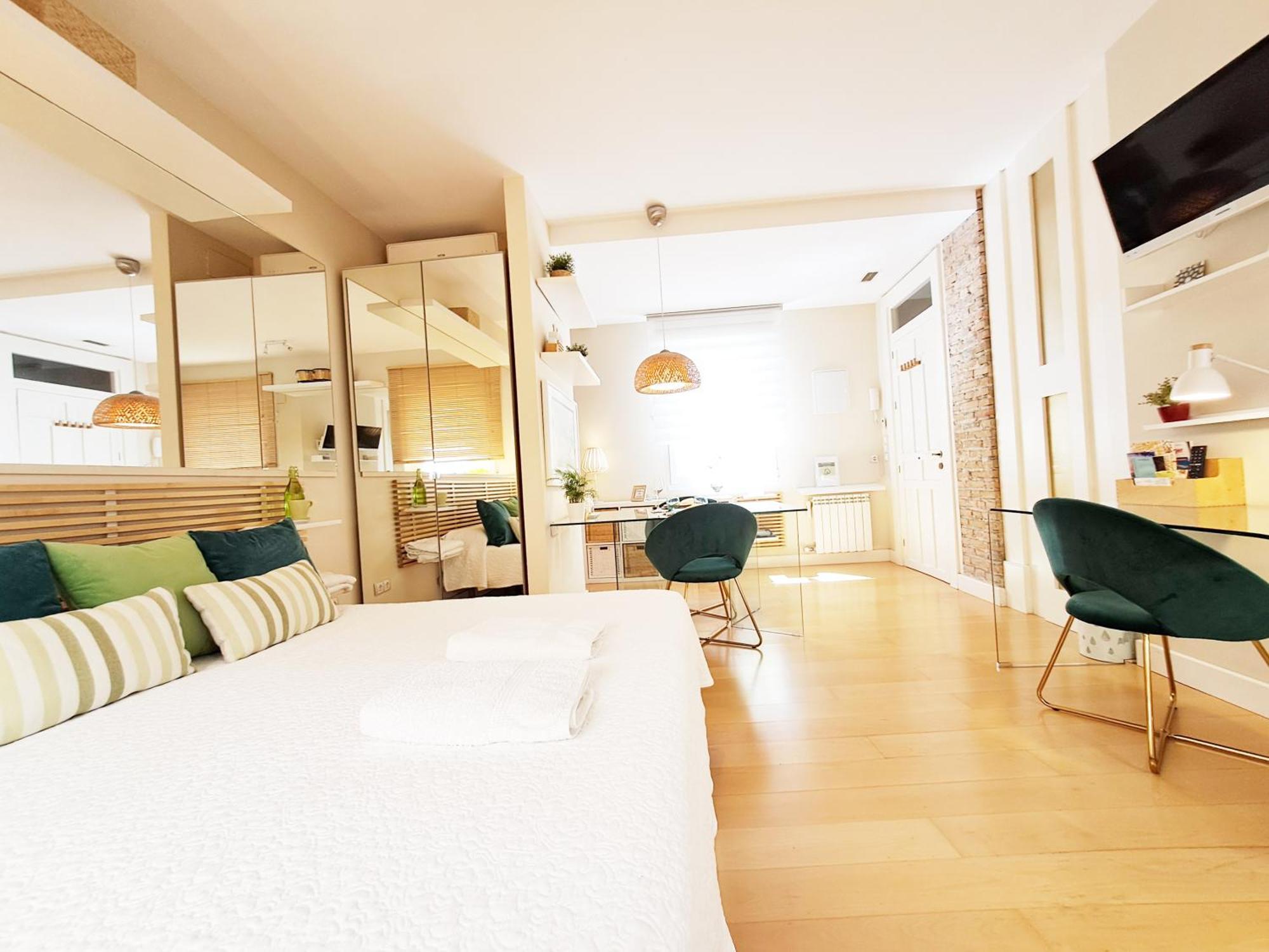 Apartamento Apartasuite Deluxe Centro Histórico ático Tranquilo Con Terrazas A Pie De Calle