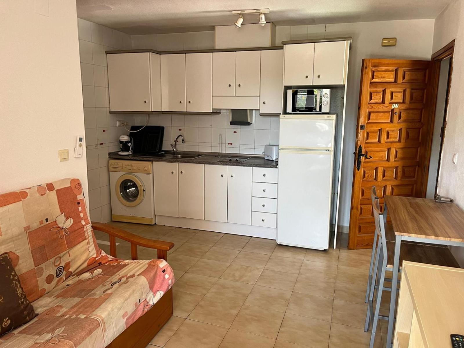 Apartamento Lago Jardin : Bright Spacious One Bedroom Flat
