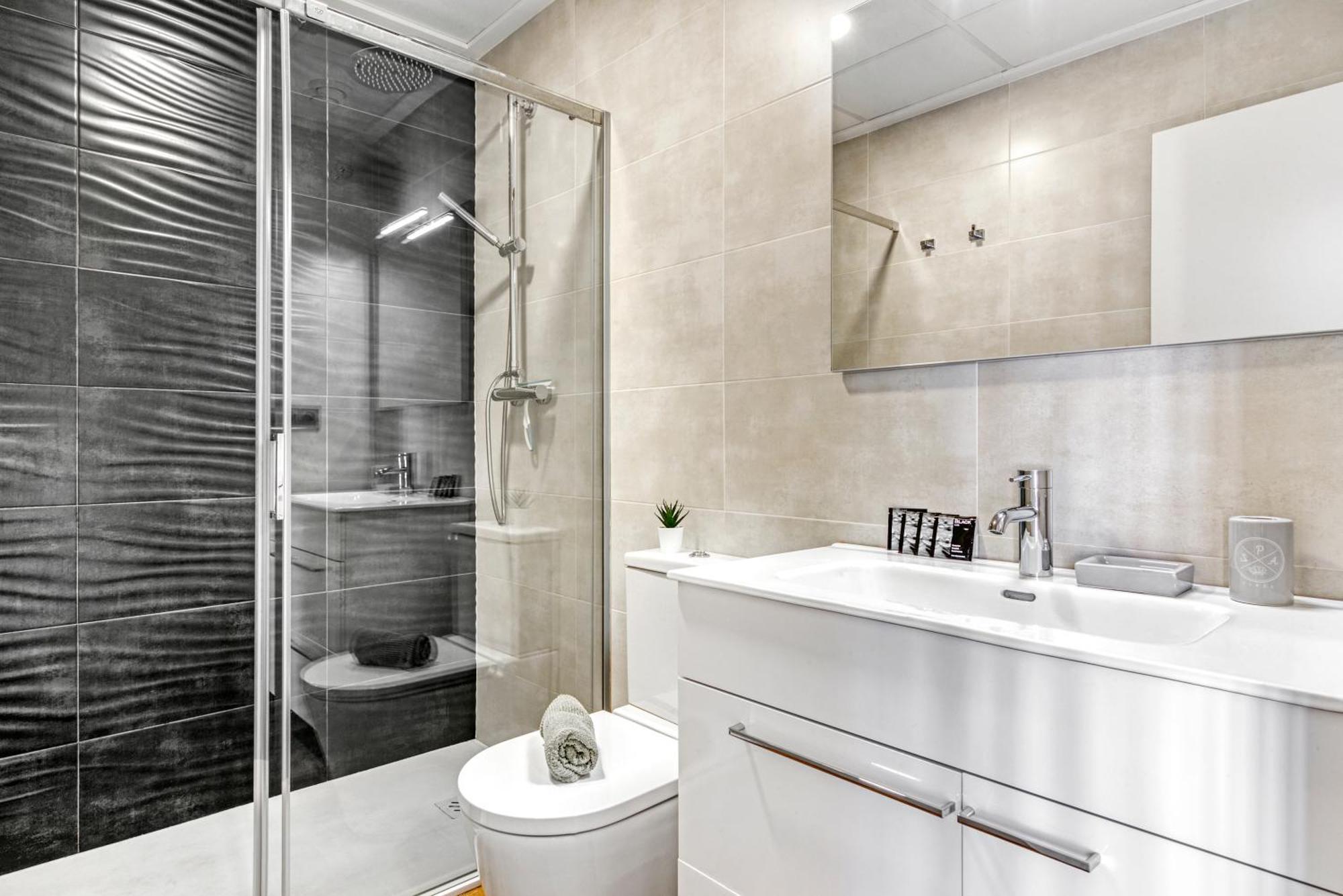 Horizon Blue I Private Pool Luxe I Free Parking I 3br *