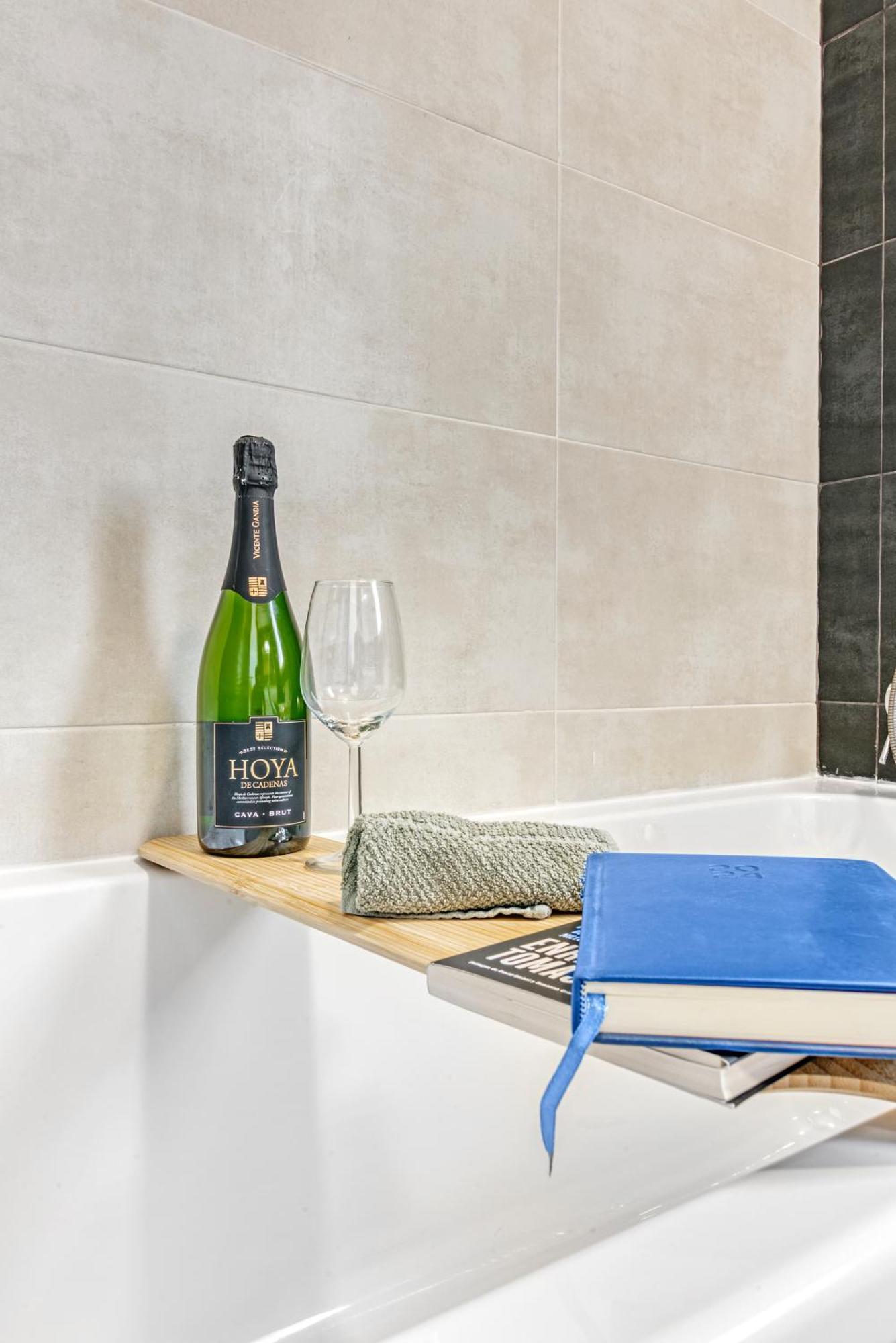 Horizon Blue I Private Pool Luxe I Free Parking I 3br