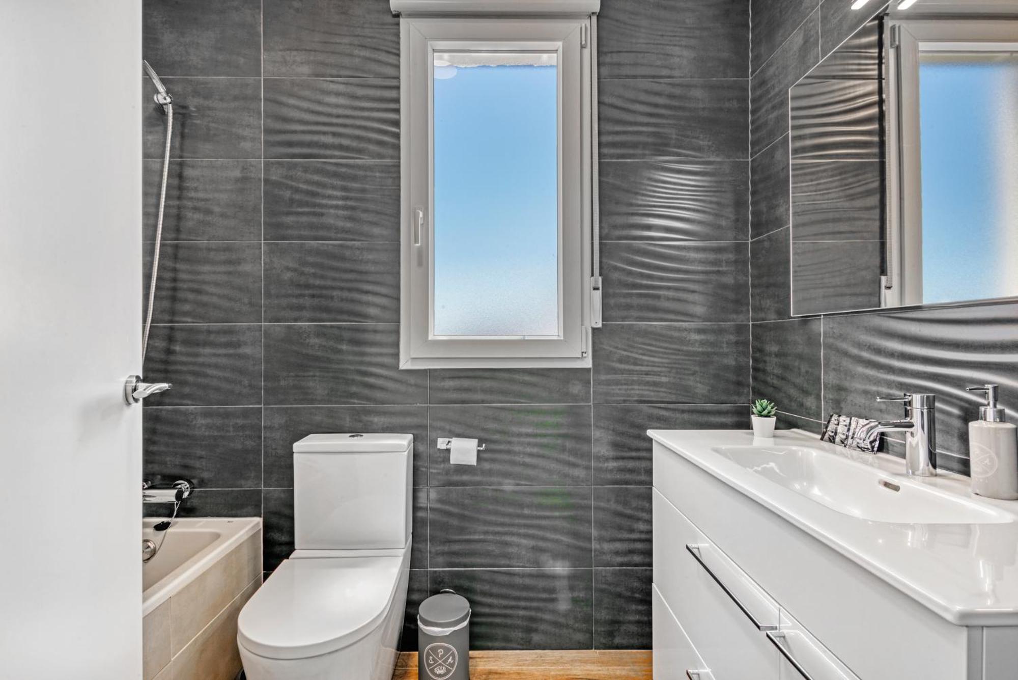 Horizon Blue I Private Pool Luxe I Free Parking I 3br Holiday home