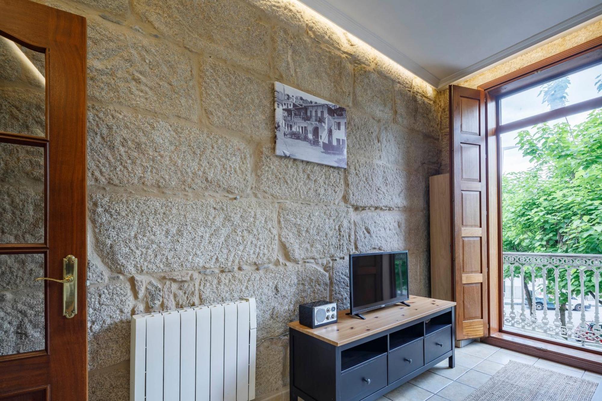 Con Encanto En El Casco Vello En Berbes Apartamento Vigo