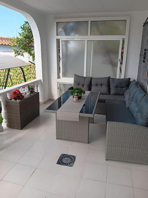 Сasa de vacaciones In La Marina With Cozy Garden And Private Solarium *