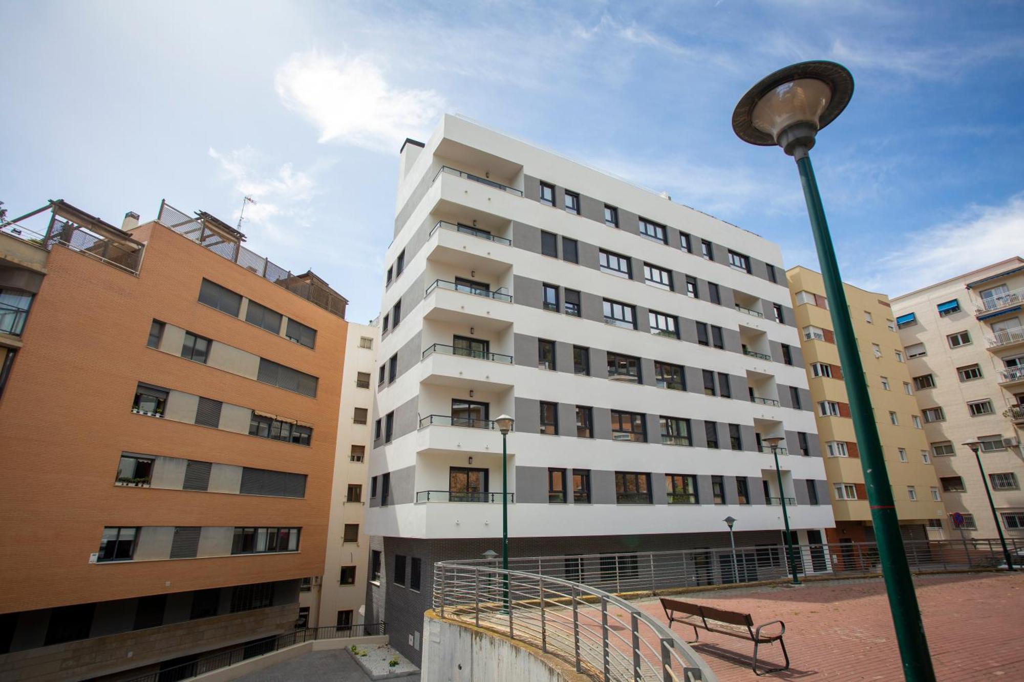 Apartamento Con Vistas En Paseo De Reding By Rent Me Apartamento *
