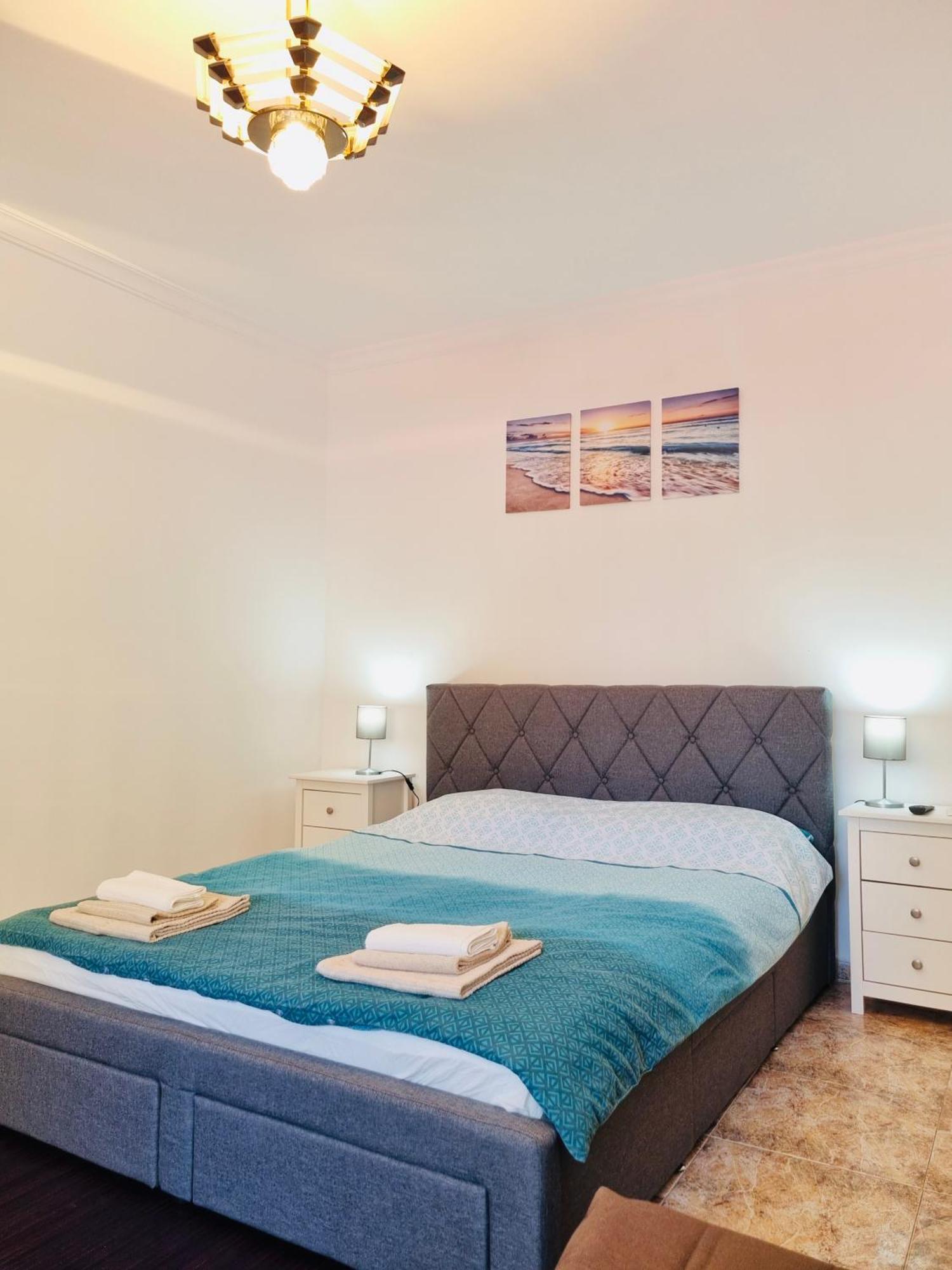 Newly Decorated Close To Habitación en casa particular La Línea de la Concepción