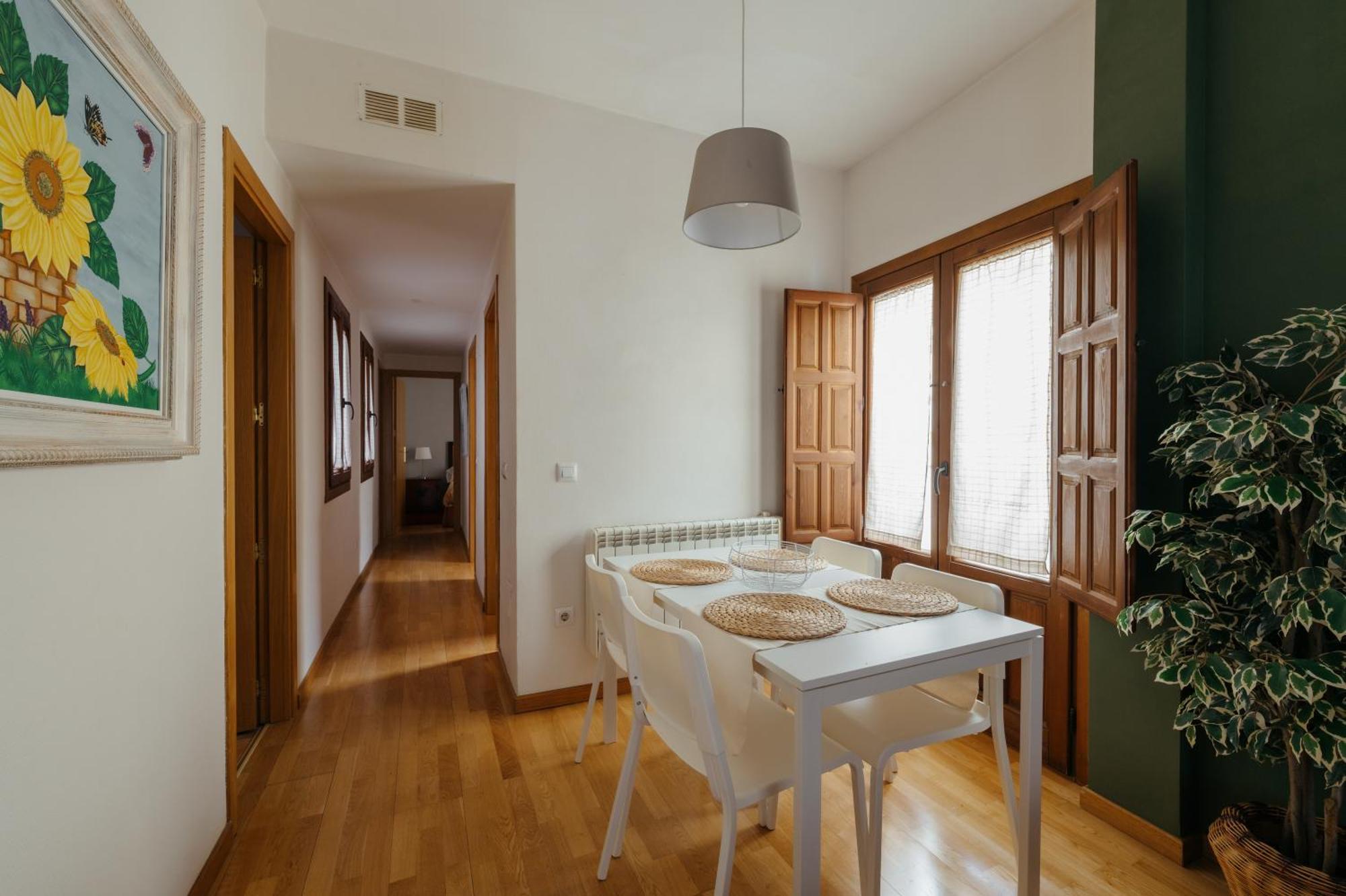 Serranos Apartment