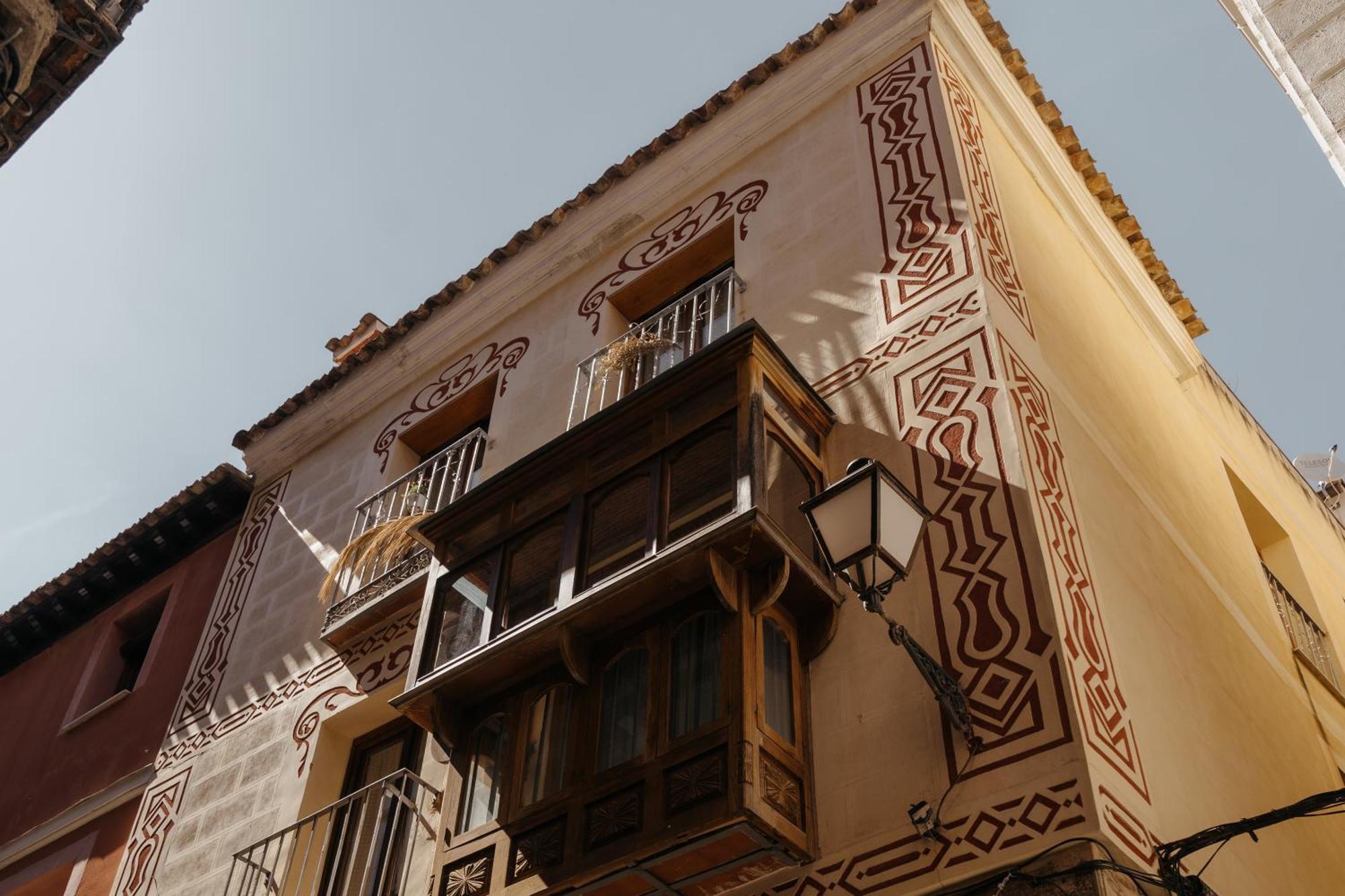 Serranos Apartment