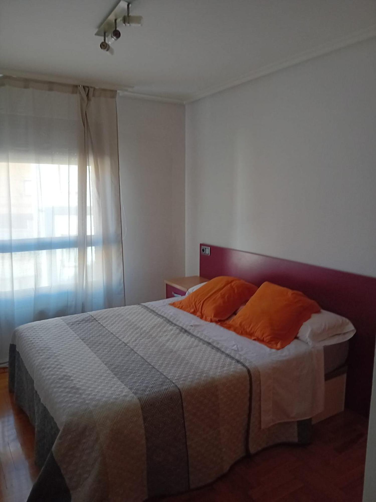 Renfe 2 Homestay Pamplona