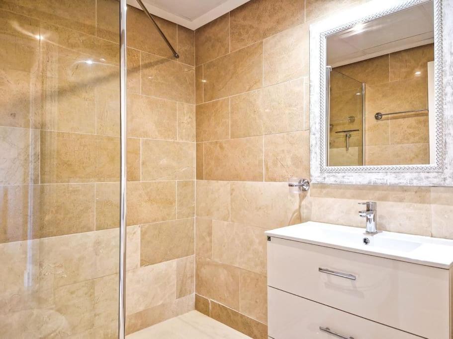 Apartment In Coto Real Duquesa - Sea View & Pools *