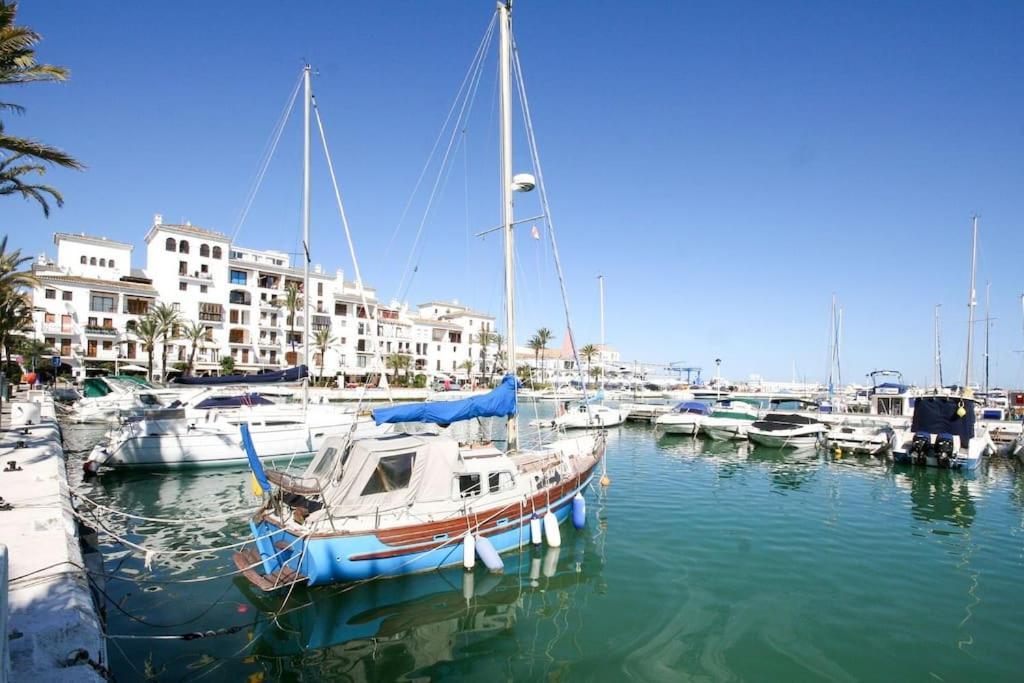 Apartment In Coto Real Duquesa - Sea View & Pools *