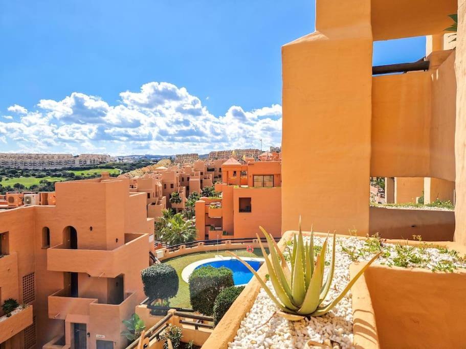 In Coto Real Duquesa - Sea View & Pools Apartment