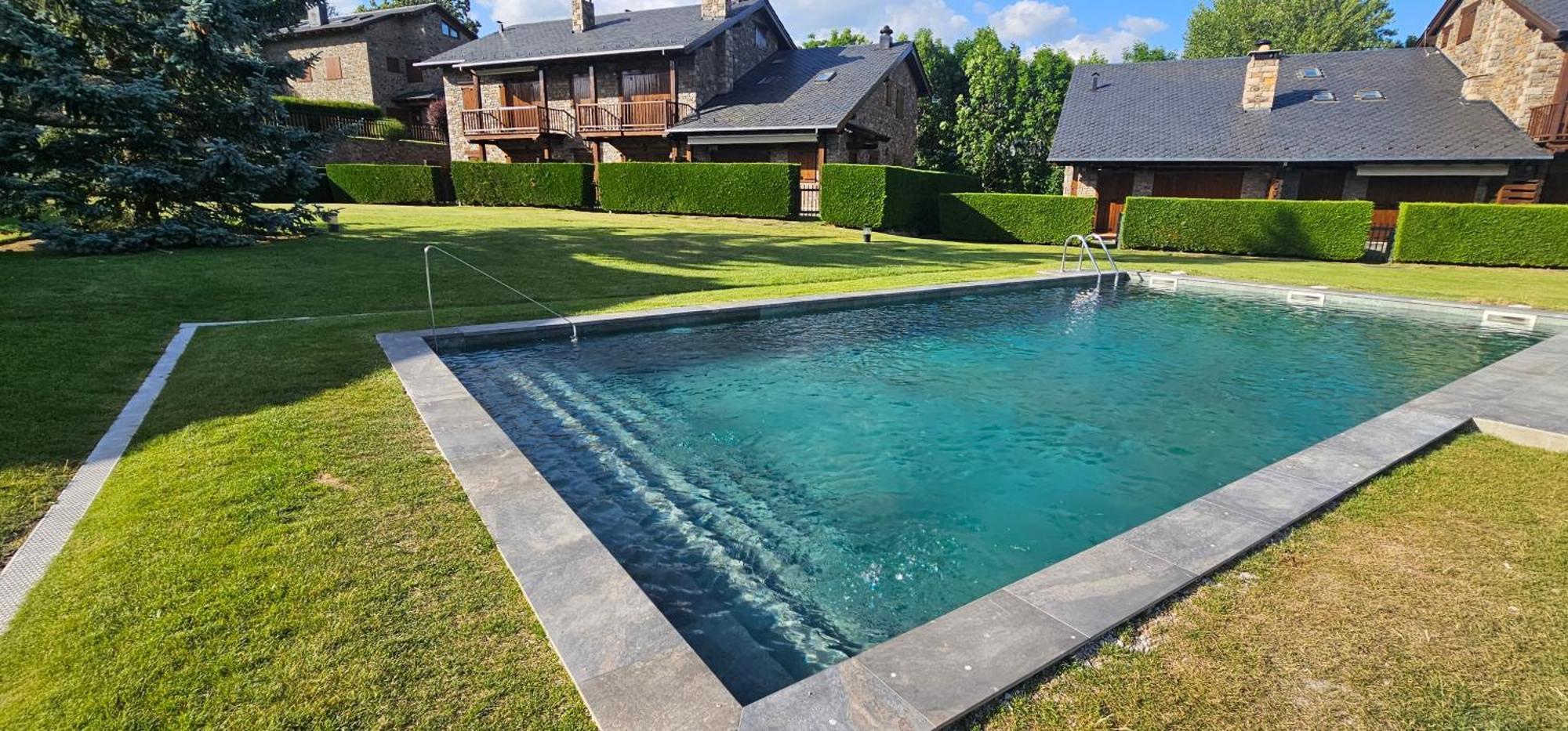 Casa En Bolvir, Jardin Y Piscina *